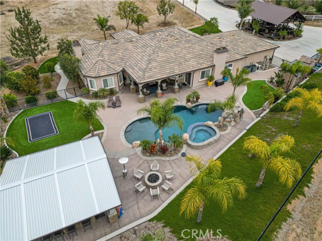 Detail Gallery Image 4 of 73 For 16905 Silver Star Ct, Riverside,  CA 92506 - 4 Beds | 4 Baths