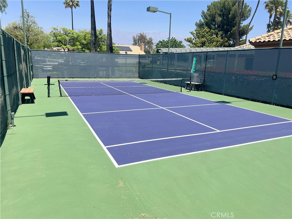 https://media.crmls.org/medias/af0074f6-c70d-478d-b180-346846359610.jpg?preset=X-Large