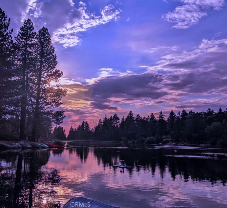 https://media.crmls.org/medias/af017e41-a66e-4fe3-b604-5834cf5320b5.jpg?preset=X-Large