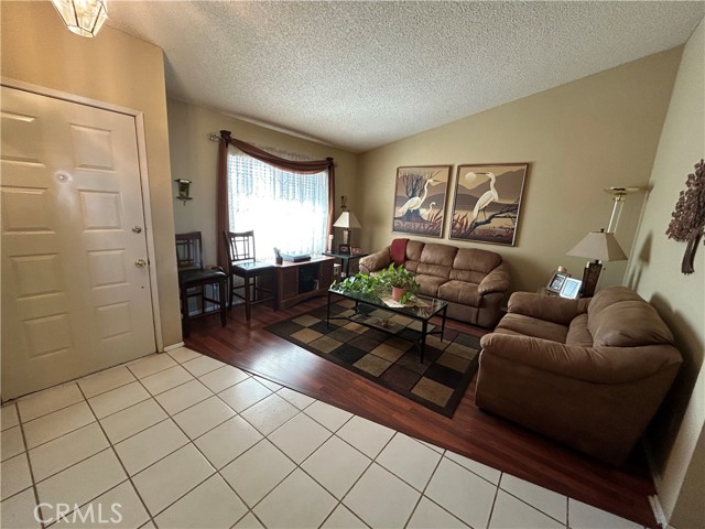 Detail Gallery Image 8 of 34 For 12734 Laurel Oak, Victorville,  CA 92392 - 3 Beds | 2 Baths