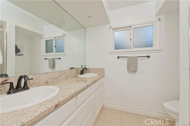 Detail Gallery Image 11 of 31 For 23652 Collins St, Woodland Hills,  CA 91367 - 4 Beds | 2 Baths