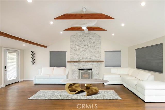 Detail Gallery Image 16 of 57 For 7447 Enfield, Reseda,  CA 91335 - 3 Beds | 2 Baths