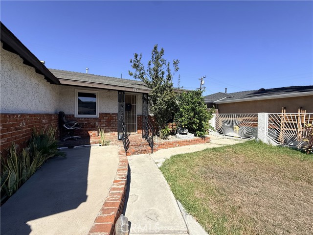 717 East Santa Rita