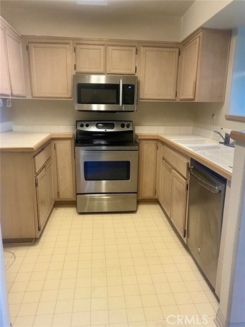 Detail Gallery Image 7 of 8 For 11410 Brookshire Ave #319,  Downey,  CA 90241 - 2 Beds | 2 Baths