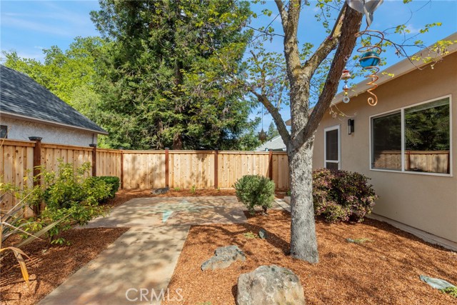 Detail Gallery Image 6 of 33 For 1 Summerwood Ct, Chico,  CA 95926 - 4 Beds | 2 Baths