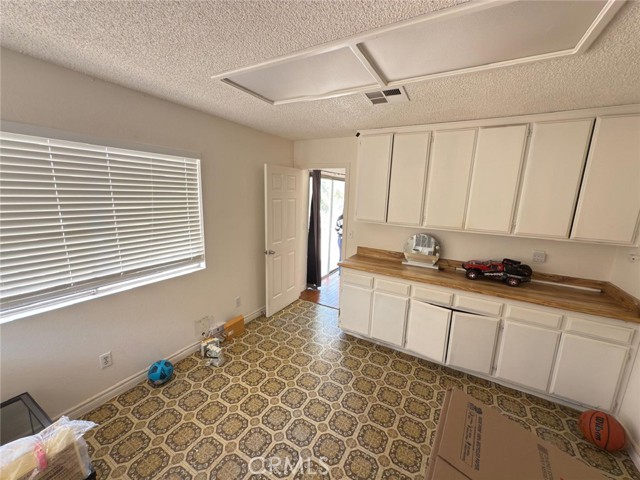 Detail Gallery Image 7 of 19 For 12960 El Rio Road, Victorville,  CA 92392 - 3 Beds | 2 Baths