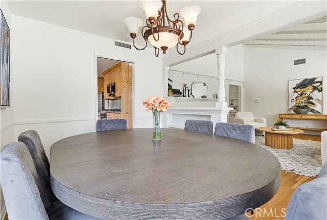 Detail Gallery Image 14 of 44 For 13036 Magnolia, Sherman Oaks,  CA 91423 - 3 Beds | 2 Baths