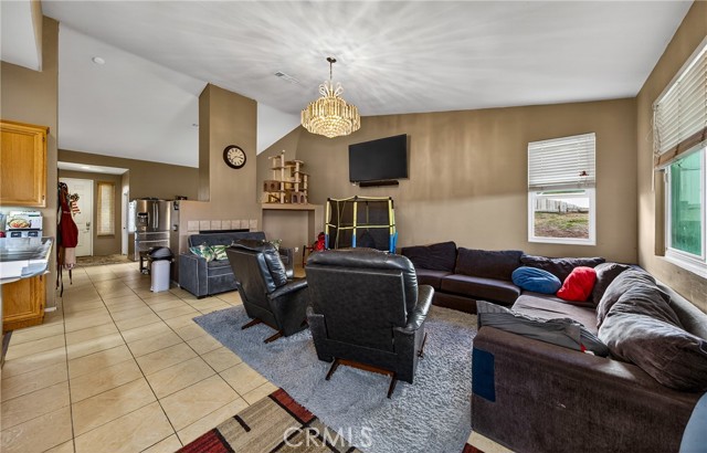 Detail Gallery Image 5 of 17 For 31611 Saddle Ridge, Lake Elsinore,  CA 92532 - 3 Beds | 2 Baths