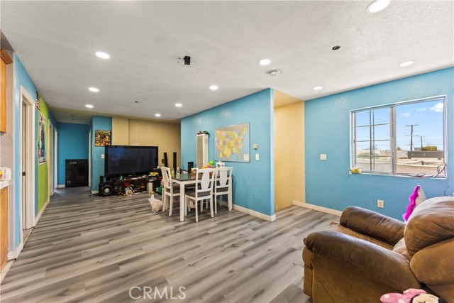 730 W 52 Place, Los Angeles CA: https://media.crmls.org/medias/af04d347-7b8b-4c0d-9f13-d6b7ecbeb20c.jpg