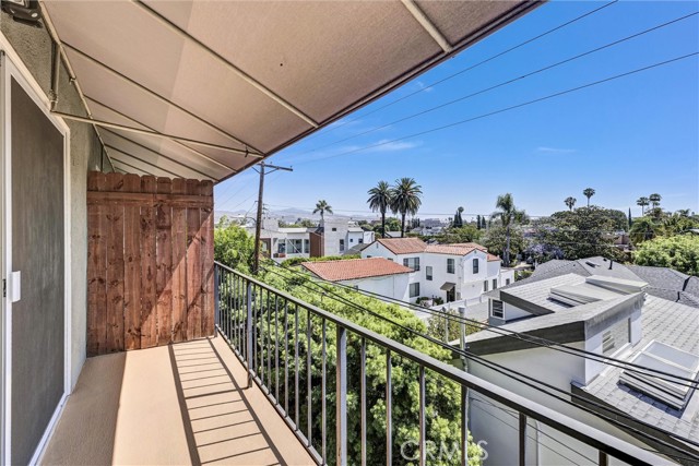 Image 7 of 31 For 532 Rossmore Avenue 411