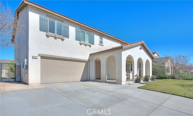 Detail Gallery Image 3 of 60 For 4822 Carl Ct, Jurupa Valley,  CA 91752 - 5 Beds | 3/1 Baths