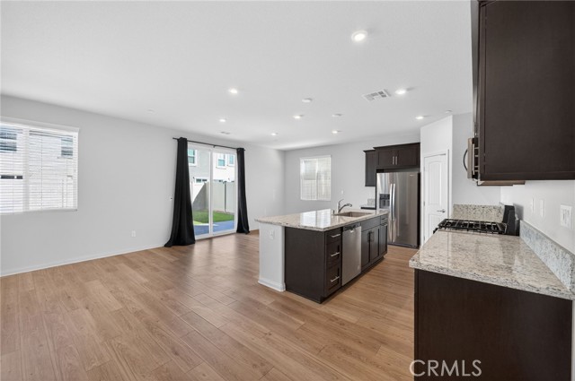 Detail Gallery Image 9 of 64 For 694 Dahlia, San Jacinto,  CA 92583 - 4 Beds | 2/1 Baths