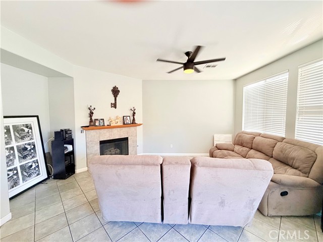 2572 S Young Court, San Bernardino CA: https://media.crmls.org/medias/af065061-af8f-4c94-849a-607764b3e197.jpg