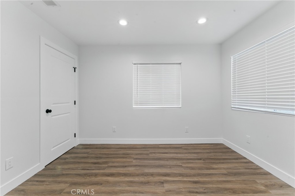 https://media.crmls.org/medias/af065cb0-8d4d-405e-afa4-87ca387e5f1b.jpg?preset=X-Large