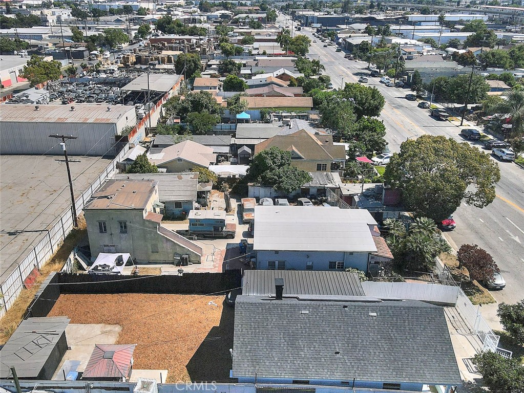 https://media.crmls.org/medias/af06792e-b1d5-4806-a250-e55c1936b32c.jpg?preset=X-Large