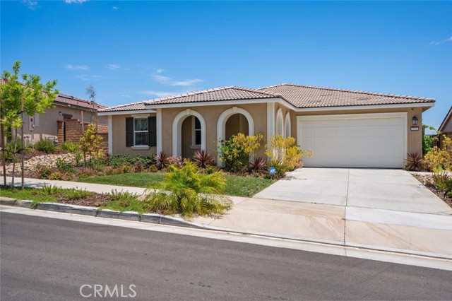 Detail Gallery Image 1 of 67 For 2521 Santa Fiora Dr, Corona,  CA 92882 - 4 Beds | 2/1 Baths