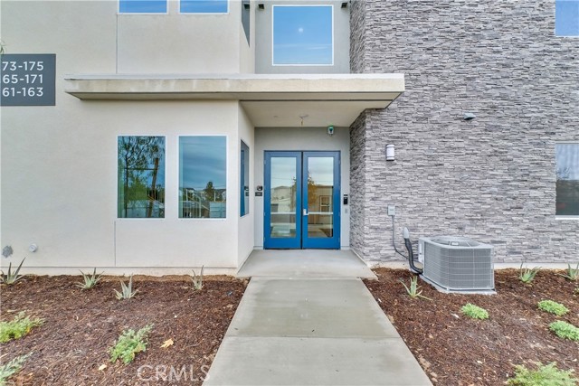 Detail Gallery Image 3 of 22 For 165 Baluster, Irvine,  CA 92618 - 1 Beds | 1 Baths