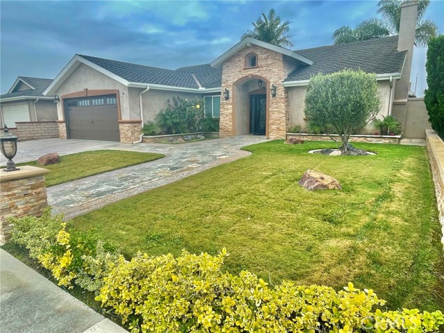 Detail Gallery Image 2 of 29 For 21292 Seaforth Ln, Huntington Beach,  CA 92646 - 3 Beds | 3/1 Baths