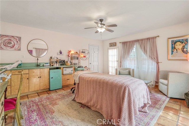 5223 Alhama Drive, Woodland Hills CA: https://media.crmls.org/medias/af0785a0-fe23-40dd-97b8-3756bae8d45e.jpg