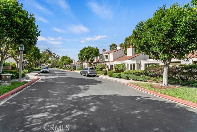 21 Morena, Irvine CA: https://media.crmls.org/medias/af07873d-2529-489a-9a1a-56275315596e.jpg