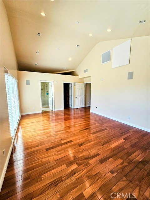 Detail Gallery Image 18 of 30 For 18521 Calle Vista Cir, Porter Ranch,  CA 91326 - 5 Beds | 4 Baths