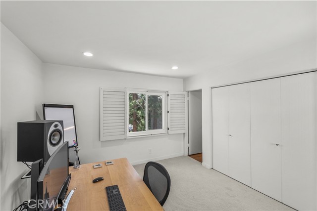 Detail Gallery Image 20 of 30 For 4745 La Villa Marina #J,  Marina Del Rey,  CA 90292 - 2 Beds | 2/1 Baths