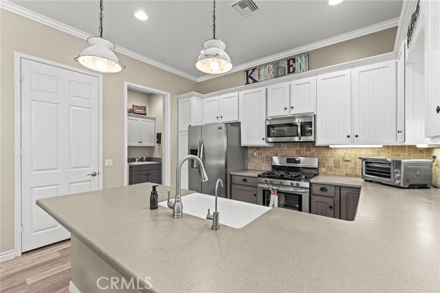 Detail Gallery Image 10 of 42 For 304 Brooklawn Dr, Banning,  CA 92220 - 2 Beds | 2 Baths