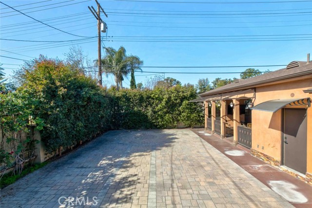 Detail Gallery Image 39 of 61 For 415 Birmingham Rd, Burbank,  CA 91504 - 4 Beds | 3/1 Baths