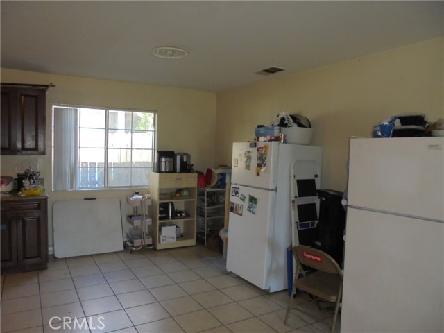 Detail Gallery Image 8 of 16 For 548 N Reservoir, Pomona,  CA 91767 - 4 Beds | 2 Baths