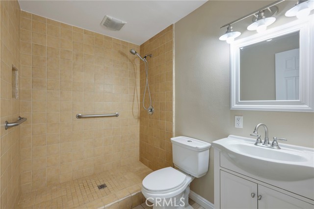 Image 21 of 27 For 6485 Clovis  