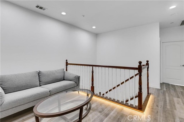 Detail Gallery Image 4 of 6 For 750 S Azusa Ave #B,  Azusa,  CA 91702 - 3 Beds | 2/1 Baths