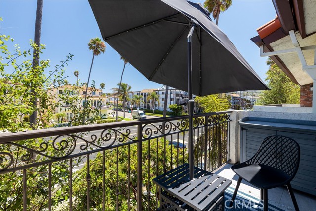 Detail Gallery Image 25 of 51 For 1219 S Catalina Ave, Redondo Beach,  CA 90277 - 4 Beds | 3/1 Baths