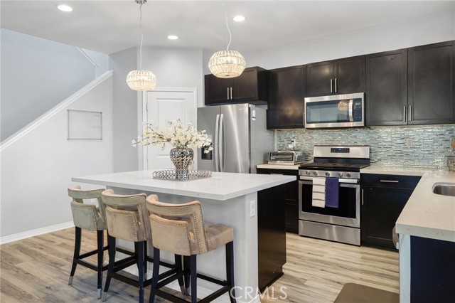 825 Sweetbay Lane, Los Angeles CA: https://media.crmls.org/medias/af0bf29d-3d1d-4979-9712-09b5adc2f1e3.jpg
