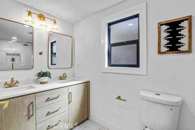 2327 Bonnie Brae, Santa Ana CA: https://media.crmls.org/medias/af0c6105-ce2e-4be6-92e6-8b3bd4a7cee4.jpg