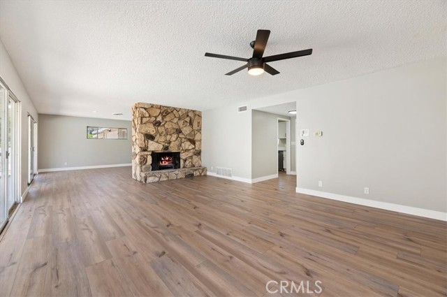 Detail Gallery Image 12 of 41 For 2111 Elsinore Rd, Riverside,  CA 92506 - 3 Beds | 2/1 Baths