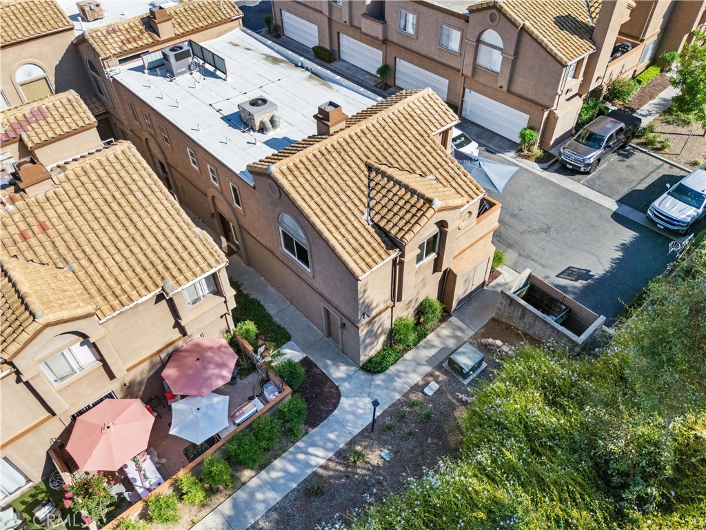 https://media.crmls.org/medias/af0d2633-24f6-4f41-a6da-ab922bc468df.jpg?preset=X-Large