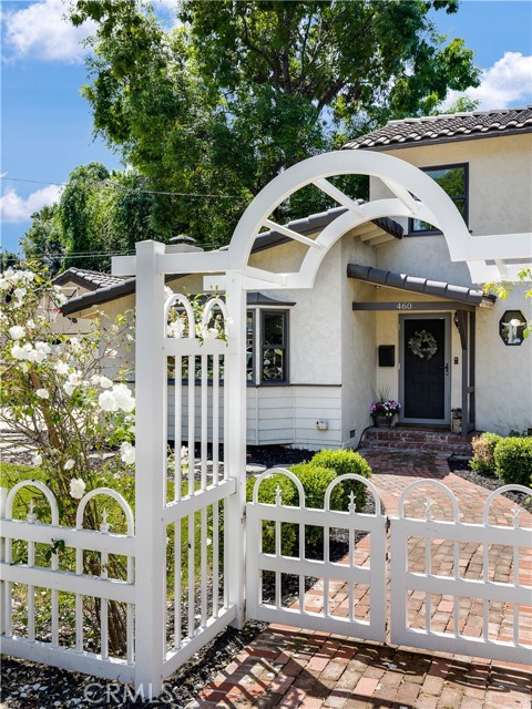 Detail Gallery Image 2 of 33 For 460 W Bennett Ave, Glendora,  CA 91741 - 3 Beds | 2/1 Baths