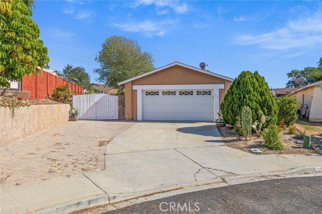 820 Cozy Court, Fallbrook CA: https://media.crmls.org/medias/af0dc0d4-e947-4e92-b5b4-8f298c5b9ef3.jpg