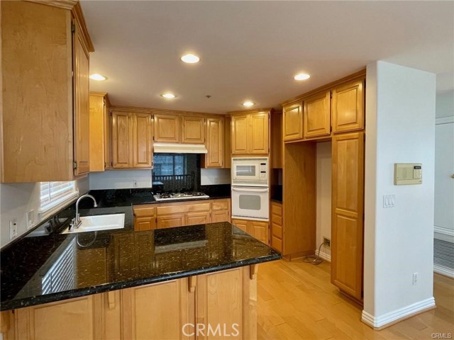 Detail Gallery Image 5 of 20 For 1745 Havemeyer Ln, Redondo Beach,  CA 90278 - 3 Beds | 3 Baths