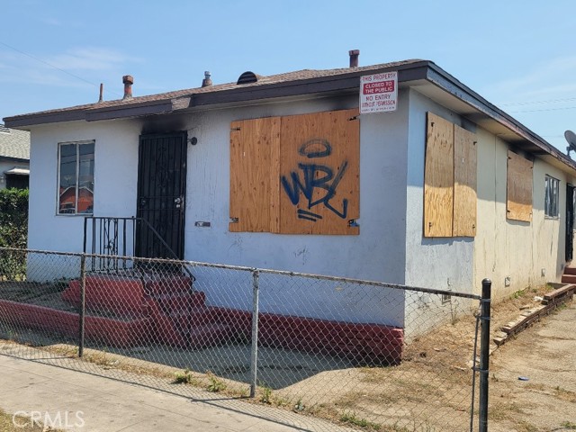 Detail Gallery Image 2 of 8 For 9618 S Figueroa St, Los Angeles,  CA 90003 - – Beds | – Baths