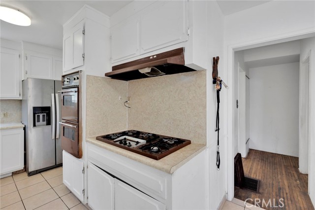 10125 Annetta Ave., South Gate CA: https://media.crmls.org/medias/af0efa70-9da6-48a6-8391-bbc0200f7850.jpg