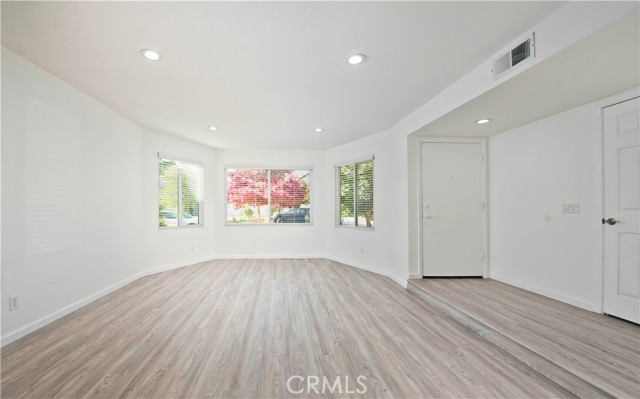 20227 Elkwood Street, Winnetka CA: https://media.crmls.org/medias/af0f1733-81a7-4221-a8fc-4fd0c914fb9c.jpg