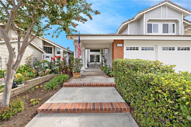 Detail Gallery Image 5 of 51 For 31902 Stoney Creek Rd, Rancho Santa Margarita,  CA 92679 - 5 Beds | 3 Baths