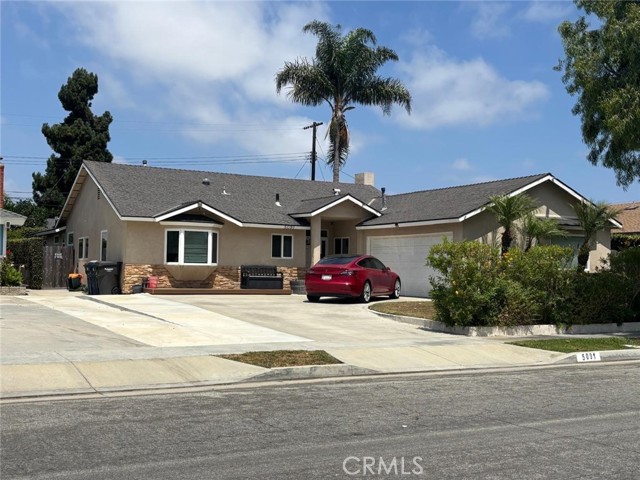 Detail Gallery Image 1 of 6 For 5091 Robinwood Dr, Huntington Beach,  CA 92649 - 3 Beds | 3 Baths