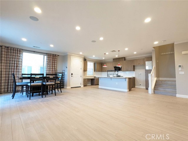 Detail Gallery Image 4 of 14 For 3290 E Yountville Dr #6,  Ontario,  CA 91761 - 3 Beds | 2/1 Baths