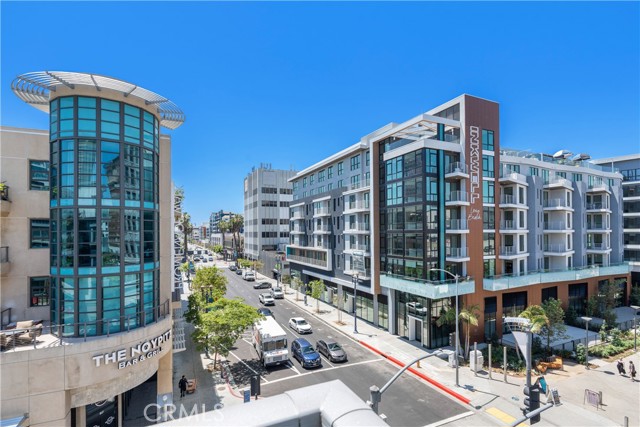 Broadway & The Promenade