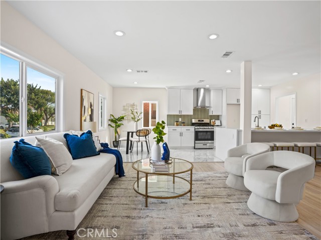 Detail Gallery Image 6 of 43 For 4251 Gundry, Long Beach,  CA 90807 - 4 Beds | 3 Baths