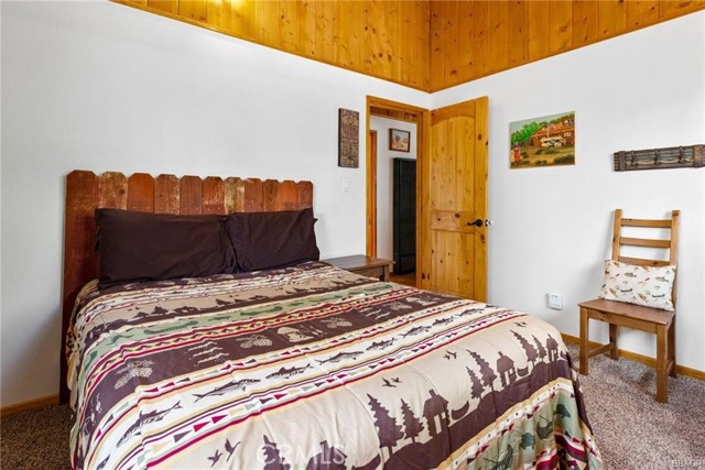 Detail Gallery Image 17 of 25 For 39273 Peak Ln, Big Bear Lake,  CA 92315 - 3 Beds | 2 Baths