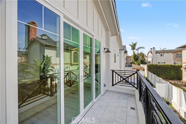 Detail Gallery Image 27 of 29 For 2205 Marshalfield #B,  Redondo Beach,  CA 90278 - 4 Beds | 3/1 Baths