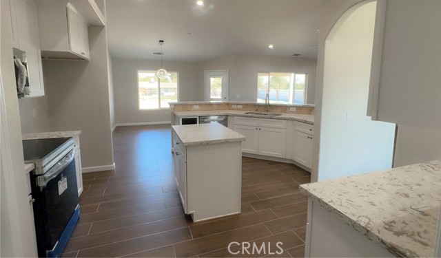 Detail Gallery Image 14 of 34 For 17995 Seaforth St, Hesperia,  CA 92345 - 4 Beds | 2/1 Baths